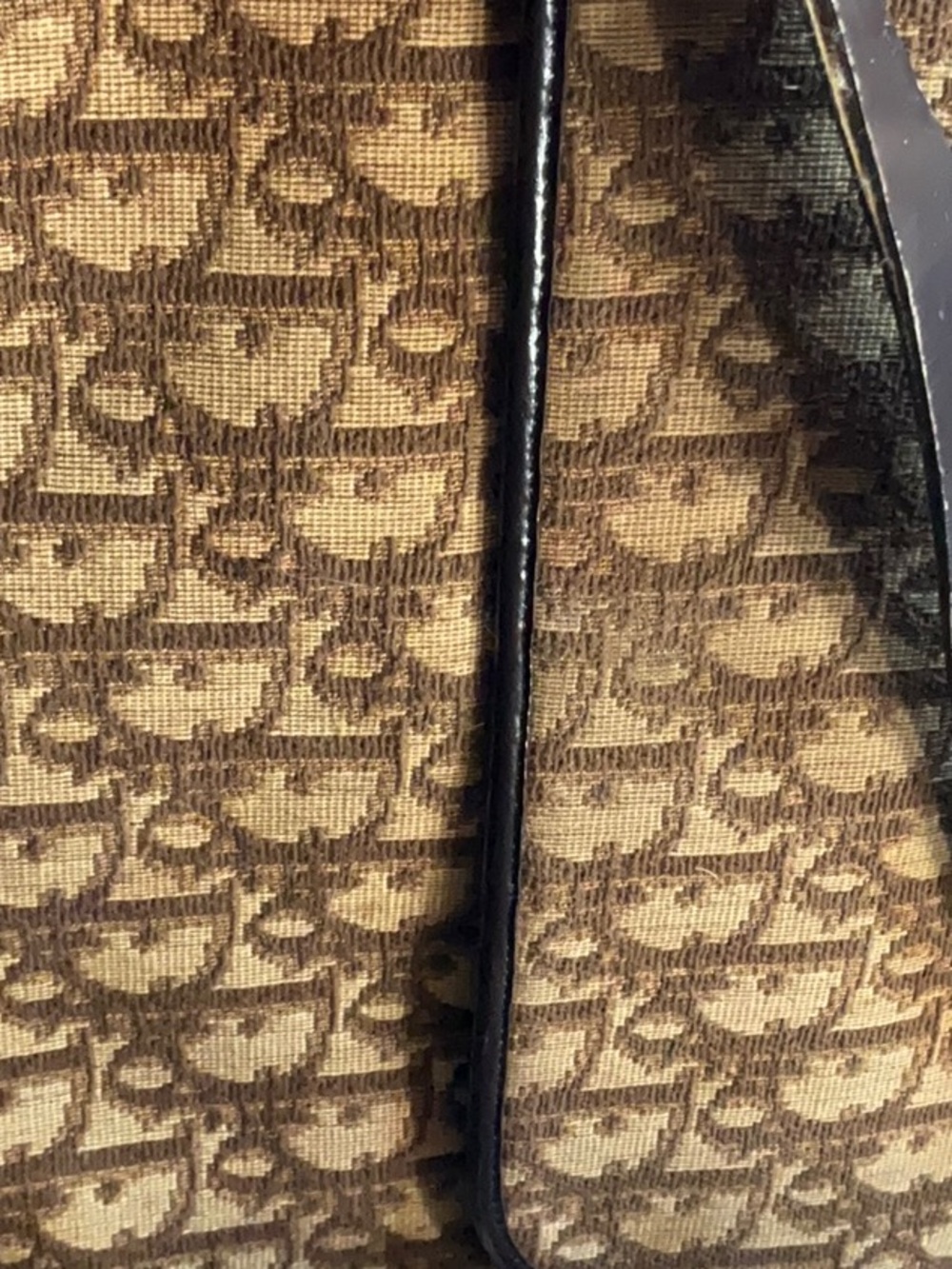 Beautiful Christian Dior vintage trotter classy bag. This bag sells  over $2800 - Picture 4 of 8